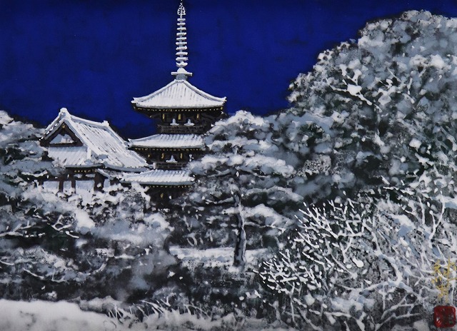 雪后塔映