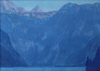 明けゆく山湖