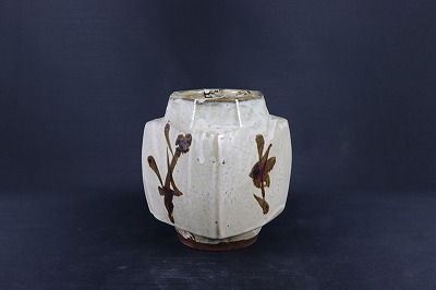 濱田庄司「白釉鐵繪方壷」